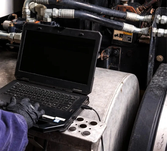 Professional truck diagnostic testing using computerized diagnostic equipment in Dallas, Tx